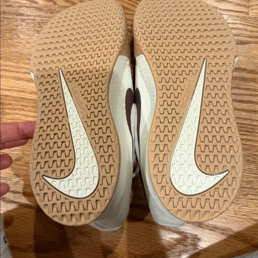 Nike Vapor Lite 3 Tennis - Pale Ivory - Women’s - 8.5 - Picture 6 of 6